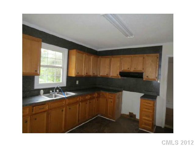 110 Independence Loop, Statesville, NC 28625 photo 3