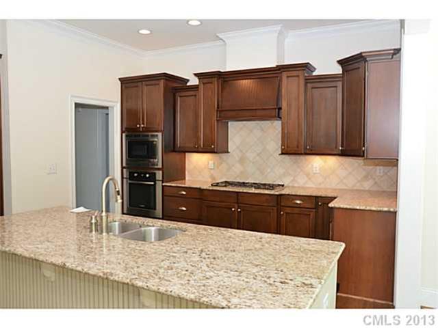 1008 Periwinkle Ln, Fort Mill, SC 29708 photo 3