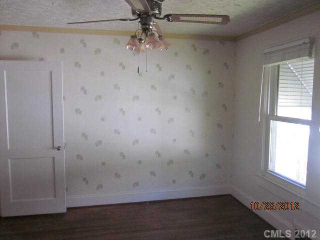 823 E Liberty St, Salisbury, NC 28144 photo 4