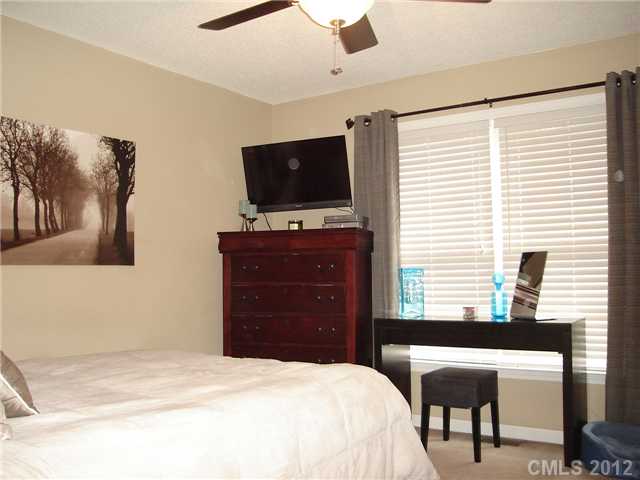 829 Highlander Ct, Concord, NC 28025 photo 4