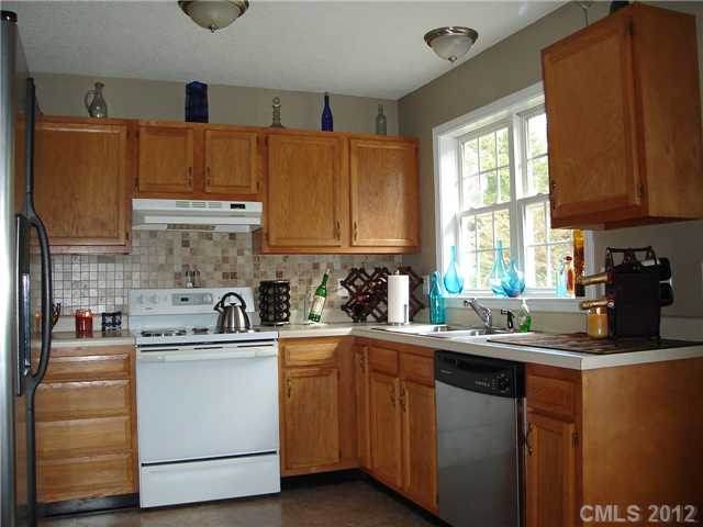 829 Highlander Ct, Concord, NC 28025 photo 3