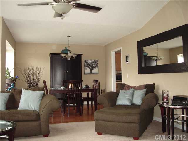 829 Highlander Ct, Concord, NC 28025 photo 2