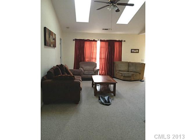 1519 Rumstone Ln, Charlotte, NC 28269 photo 2