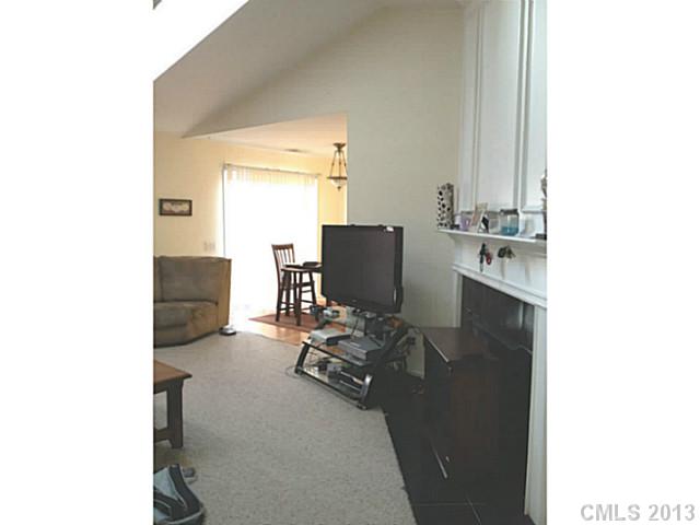 1519 Rumstone Ln, Charlotte, NC 28269 photo 5