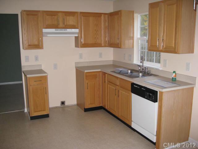 1610 Summit Ridge Ln, Kannapolis, NC 28083 photo 2