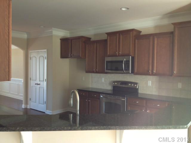 10022 Casa Nuestra Dr, Charlotte, NC 28214 photo 5