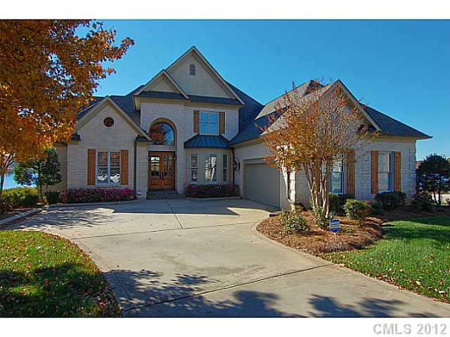 7106 Windaliere Dr, Cornelius, NC 28031 photo 1