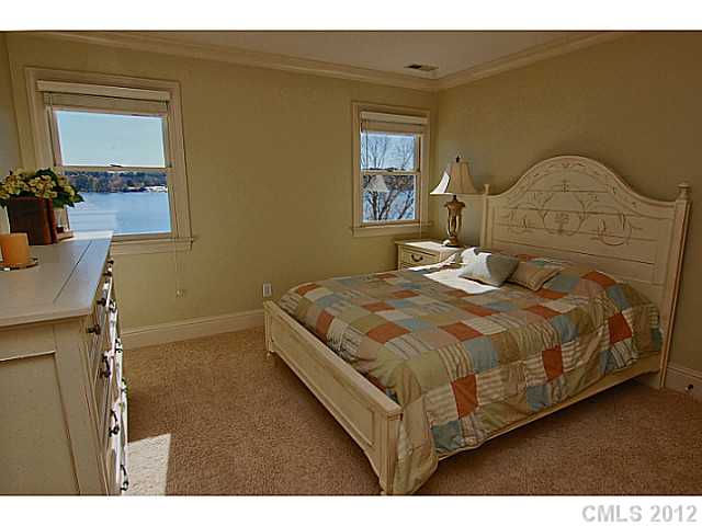 7106 Windaliere Dr, Cornelius, NC 28031 photo 8