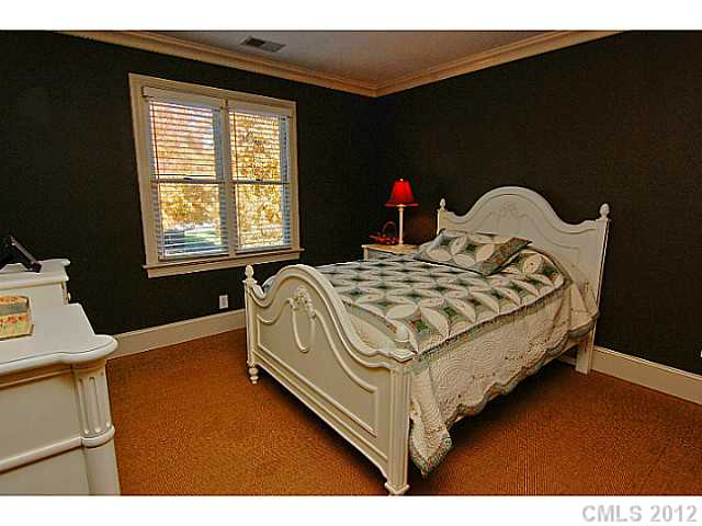 7106 Windaliere Dr, Cornelius, NC 28031 photo 9
