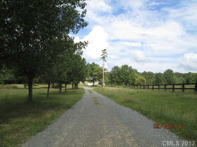 8075 Mauney Rd, Mount Pleasant, NC 28124 photo 11