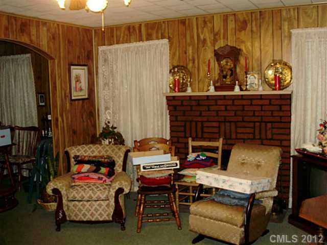 808 Sprucewood St, Kannapolis, NC 28081 photo 2