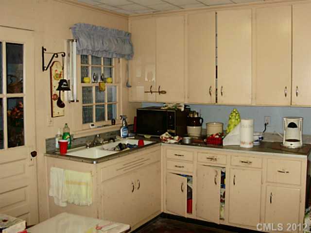 808 Sprucewood St, Kannapolis, NC 28081 photo 3