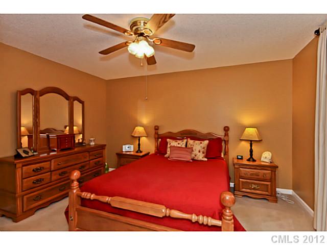 4084 Robins Ln, Conover, NC 28613 photo 7