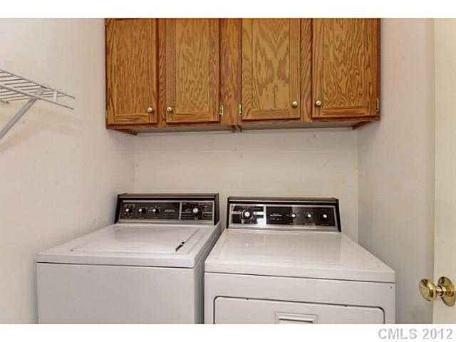 4084 Robins Ln, Conover, NC 28613 photo 6