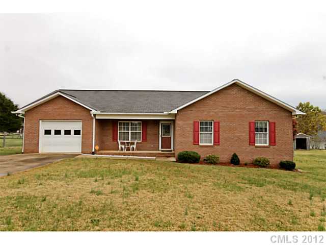 4084 Robins Ln, Conover, NC 28613 photo 17