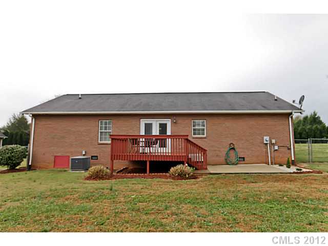 4084 Robins Ln, Conover, NC 28613 photo 14