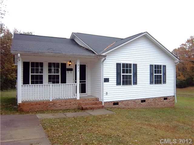 711 Carr St, Monroe, NC 28110 photo 1