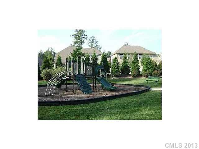 19339 Windjammer Cir, Cornelius, NC 28031 photo 17