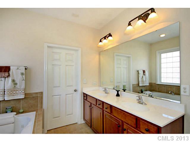 19339 Windjammer Cir, Cornelius, NC 28031 photo 15