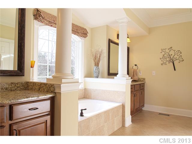 131 Hanover Ln, Davidson, NC 28036 photo 9