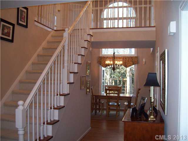514 Laurel Fork Dr, Matthews, NC 28105 photo 2