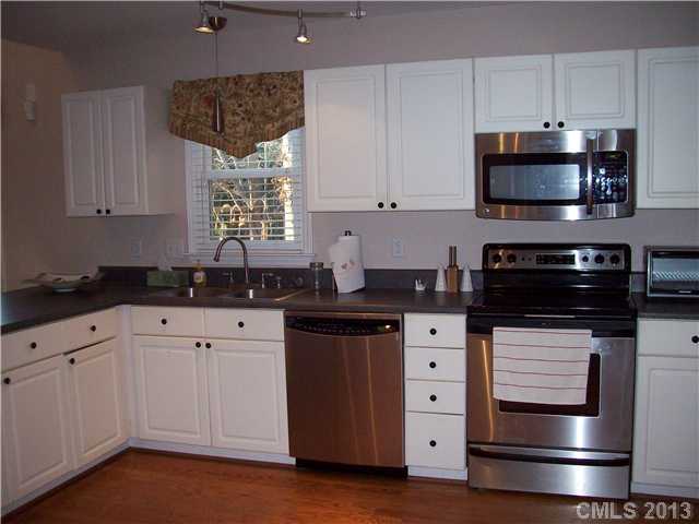 514 Laurel Fork Dr, Matthews, NC 28105 photo 5