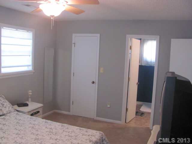 2234 Juniper Dr, Charlotte, NC 28269 photo 7