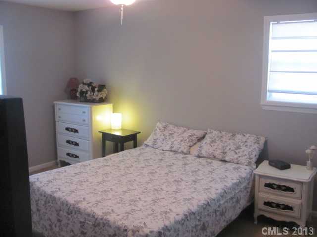 2234 Juniper Dr, Charlotte, NC 28269 photo 6