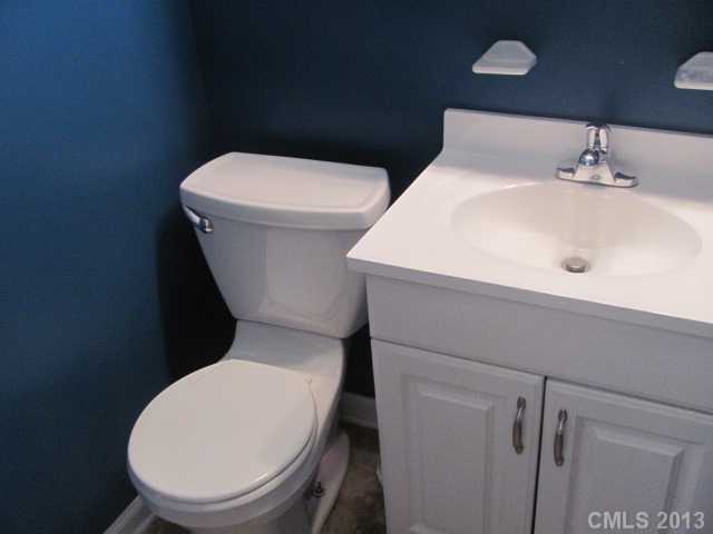 2234 Juniper Dr, Charlotte, NC 28269 photo 9