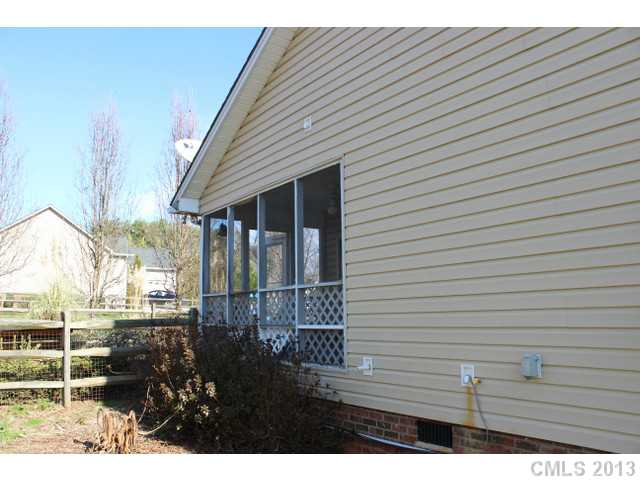 300 Bennington Dr, Stanley, NC 28164 photo 3