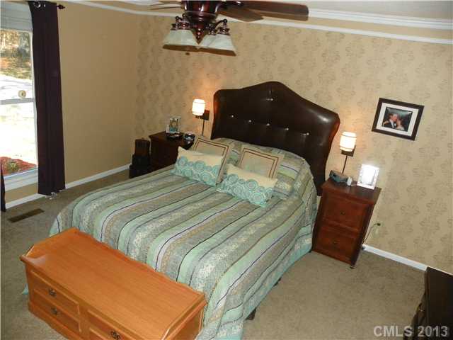 512 Settlement Dr, Midland, NC 28107 photo 8