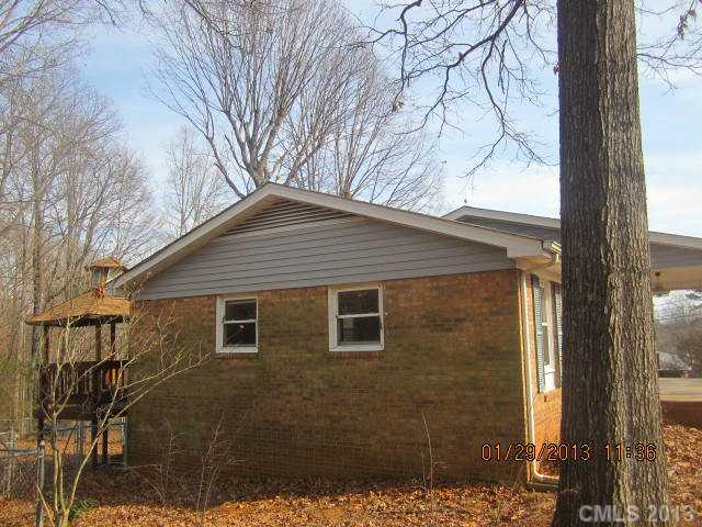 909 E 22nd St, Kannapolis, NC 28083 photo 3