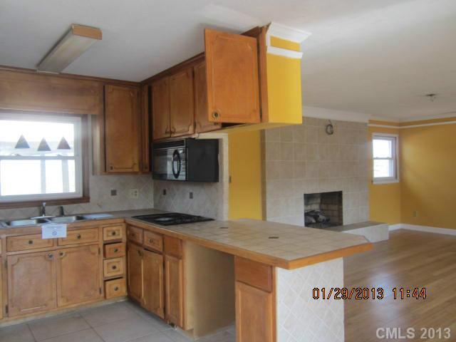 909 E 22nd St, Kannapolis, NC 28083 photo 6