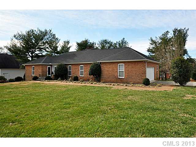 1008 Concord Rd, Davidson, NC 28036 photo 1