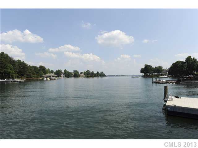 17527 Springwinds Dr, Cornelius, NC 28031 photo 4