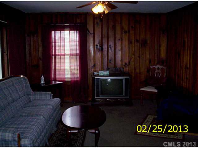 212 Kimmon Rd, Harmony, NC 28634 photo 3