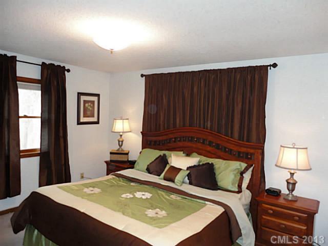 110 Abernathy Rd, Stanley, NC 28164 photo 4