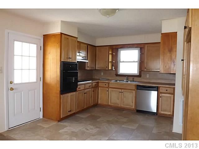 3825 Flat Creek Rd, Lancaster, SC 29720 photo 4