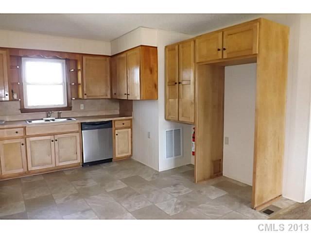 3825 Flat Creek Rd, Lancaster, SC 29720 photo 5