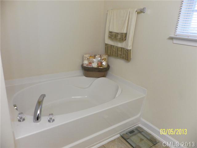 3401 Fairmeadow Dr, Lancaster, SC 29720 photo 12