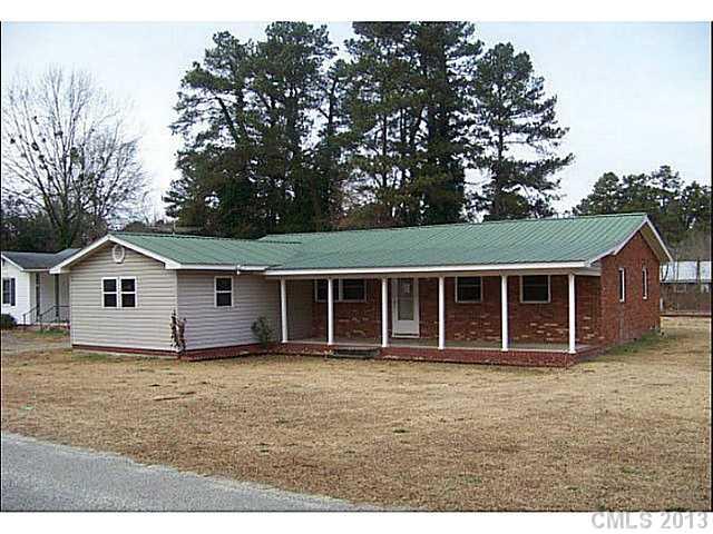 321 E Randolph St, Candor, NC 27229 photo 1