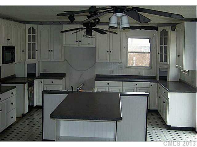 321 E Randolph St, Candor, NC 27229 photo 2