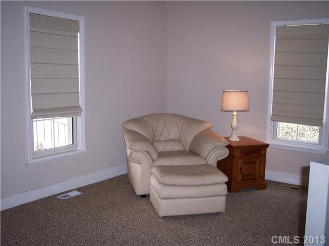 36 Third St, Cramerton, NC 28032 photo 3