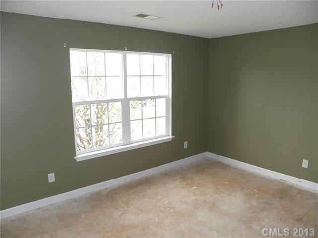 522 River View Dr, Lowell, NC 28098 photo 9