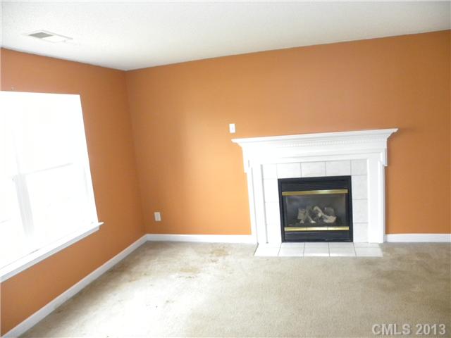 522 River View Dr, Lowell, NC 28098 photo 3