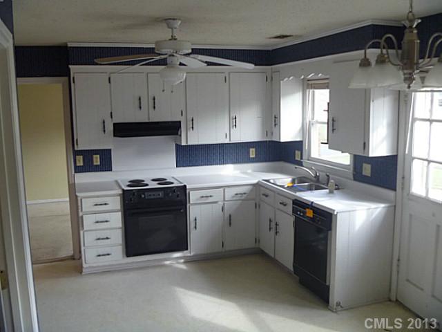 305 Crestview Trl, Monroe, NC 28112 photo 4