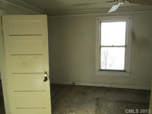 605 E 12th St, Kannapolis, NC 28083 photo 4