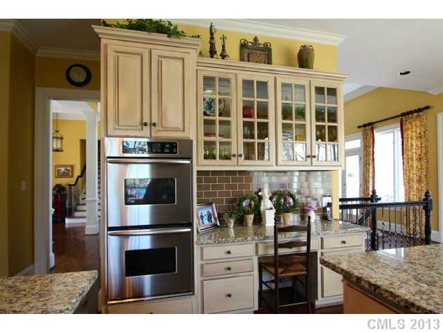 19001 River Falls Dr, Davidson, NC 28036 photo 5