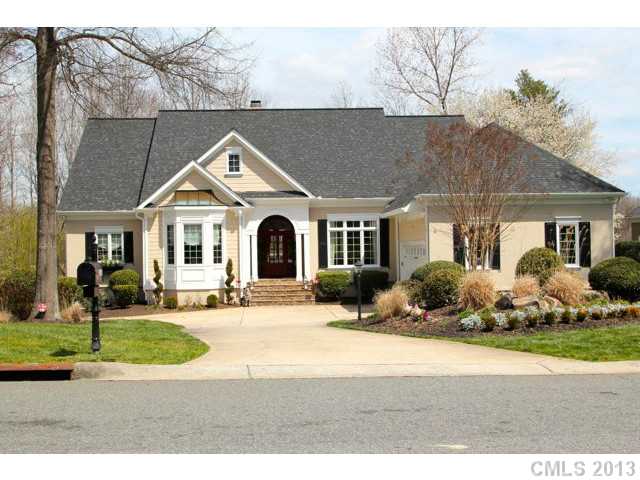 19001 River Falls Dr, Davidson, NC 28036 photo 1