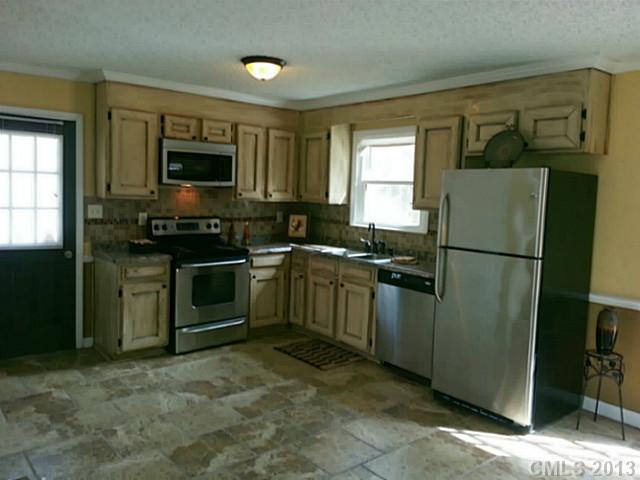 624 Blacksnake Rd, Stanley, NC 28164 photo 2